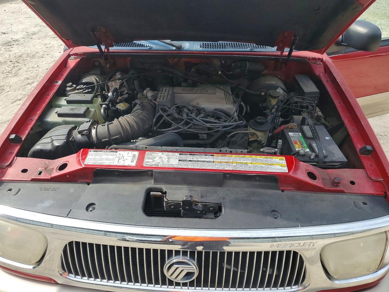 2001 Mercury Mountaineer Red vin: 4M2DU66P71UJ00324