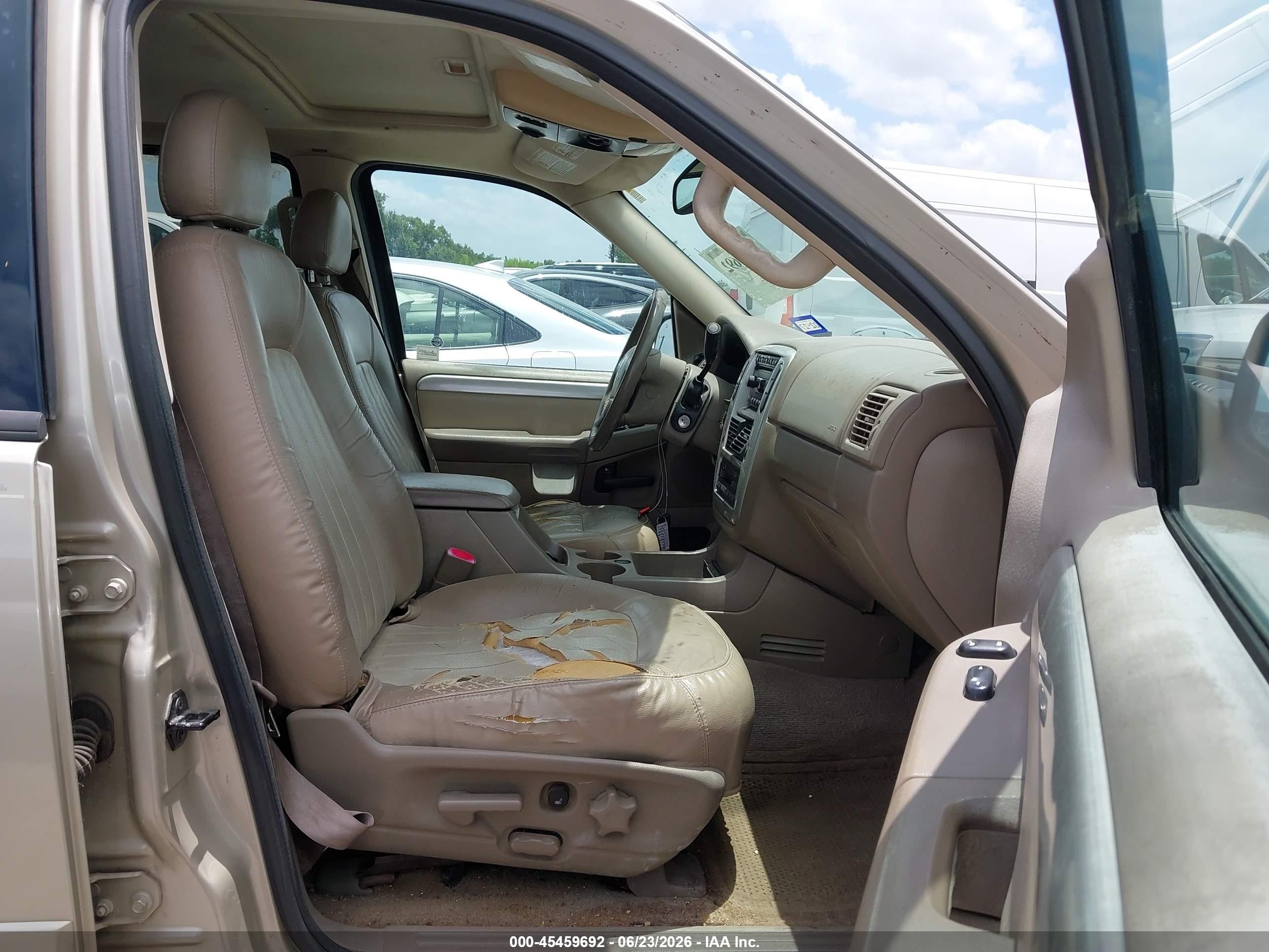2005 Mercury Mountaineer Cream vin: 4M2DU66W85ZJ19772
