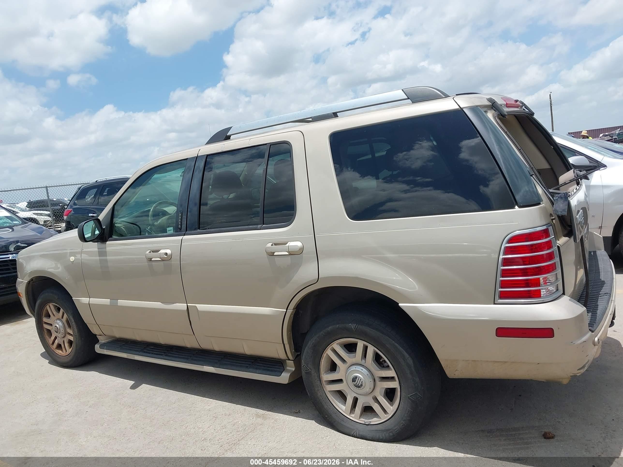2005 Mercury Mountaineer Cream vin: 4M2DU66W85ZJ19772