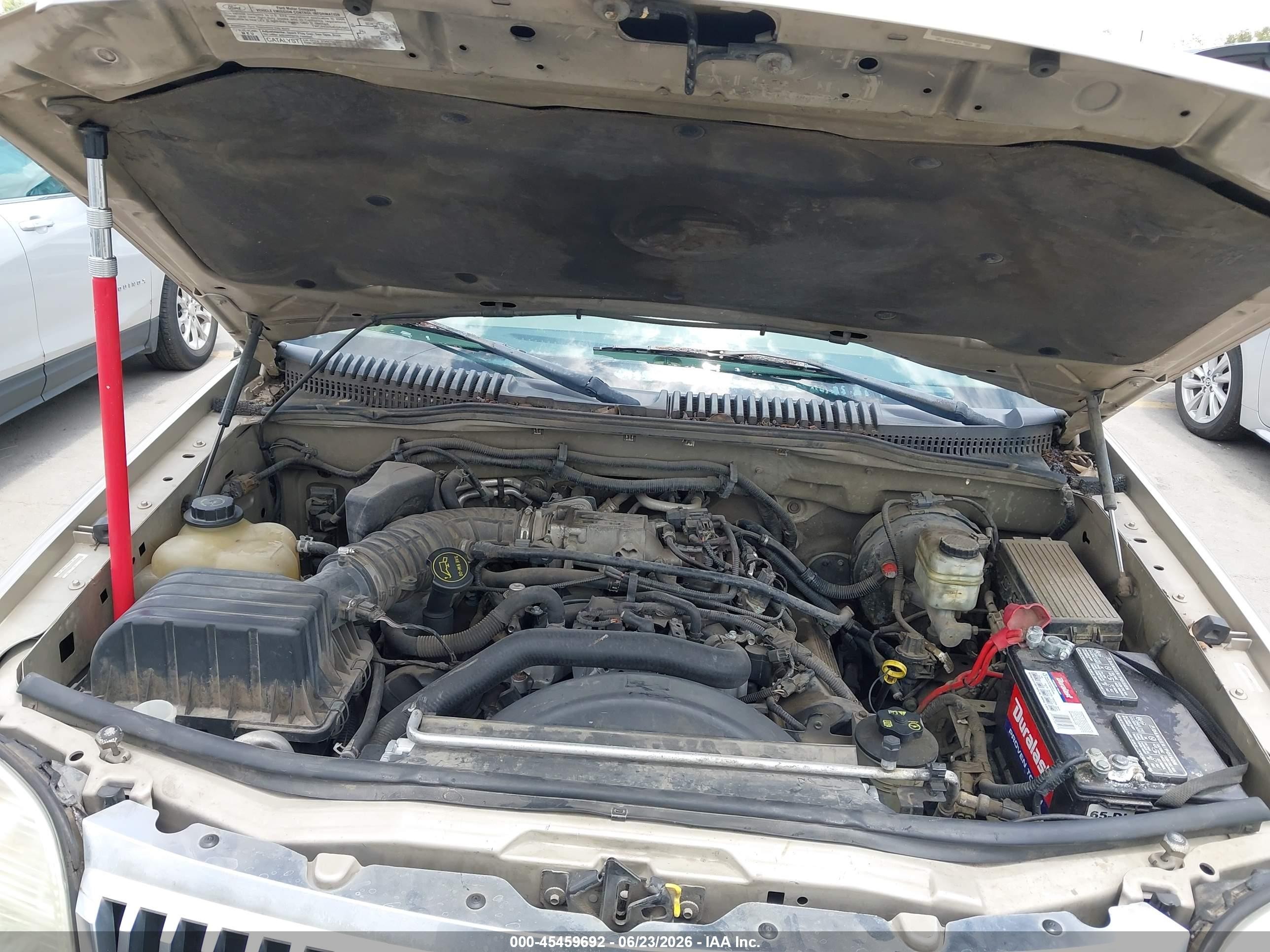 2005 Mercury Mountaineer Cream vin: 4M2DU66W85ZJ19772