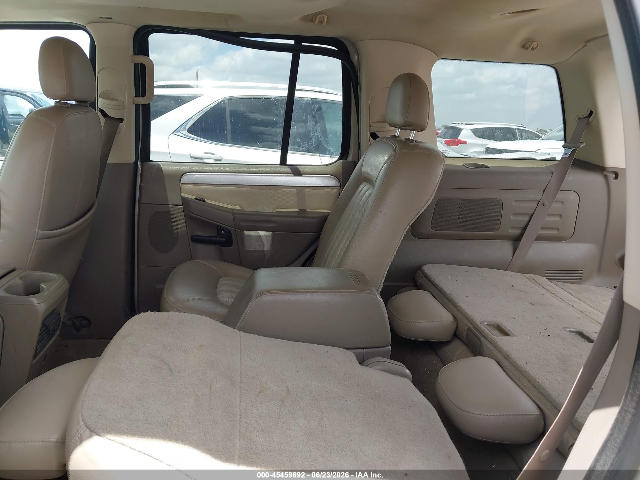 2005 Mercury Mountaineer Cream vin: 4M2DU66W85ZJ19772