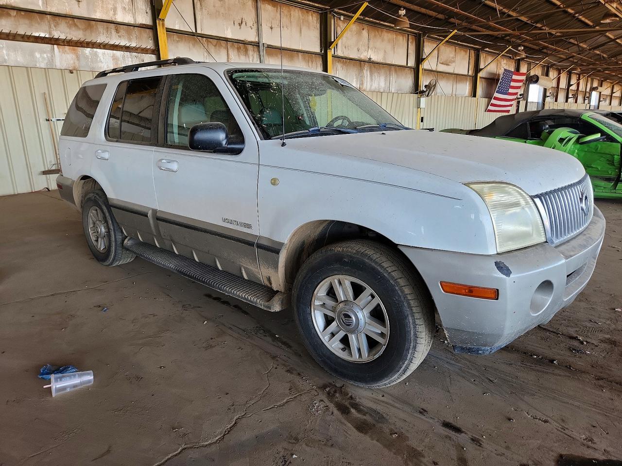 2002 Mercury Mountaineer White vin: 4M2DU86E22ZJ04022