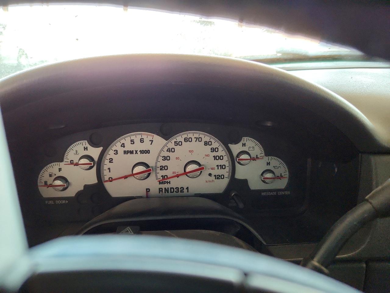 2002 Mercury Mountaineer White vin: 4M2DU86E22ZJ04022