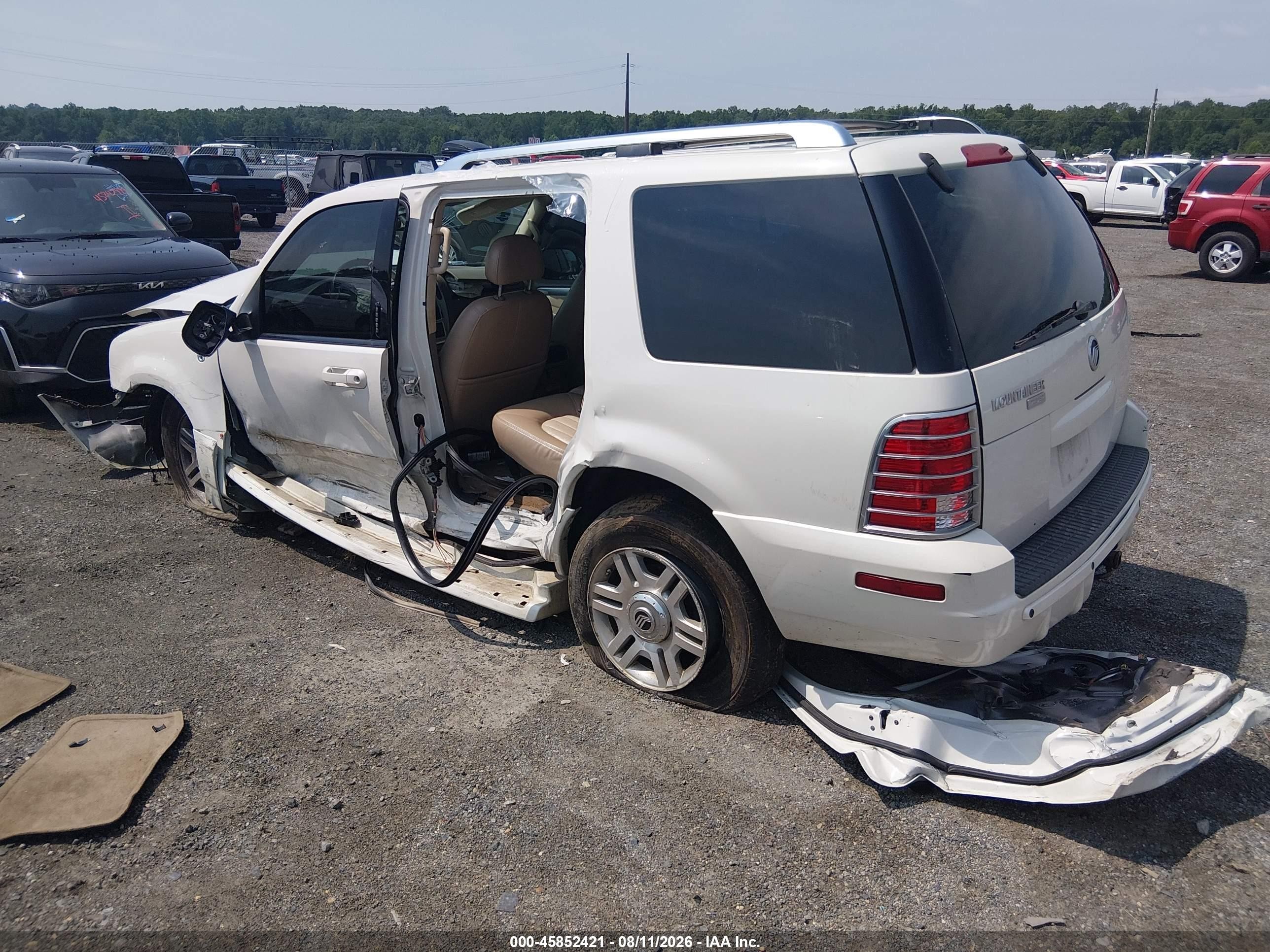 2004 Mercury Mountaineer   Кремовый vin: 4M2DU86K34ZJ31237