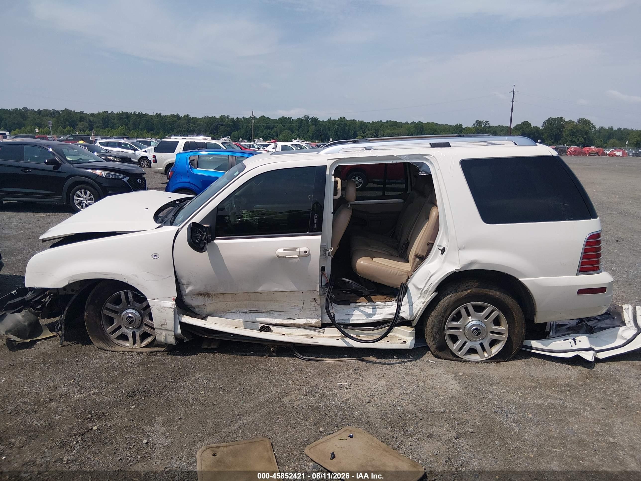 2004 Mercury Mountaineer   Кремовый vin: 4M2DU86K34ZJ31237