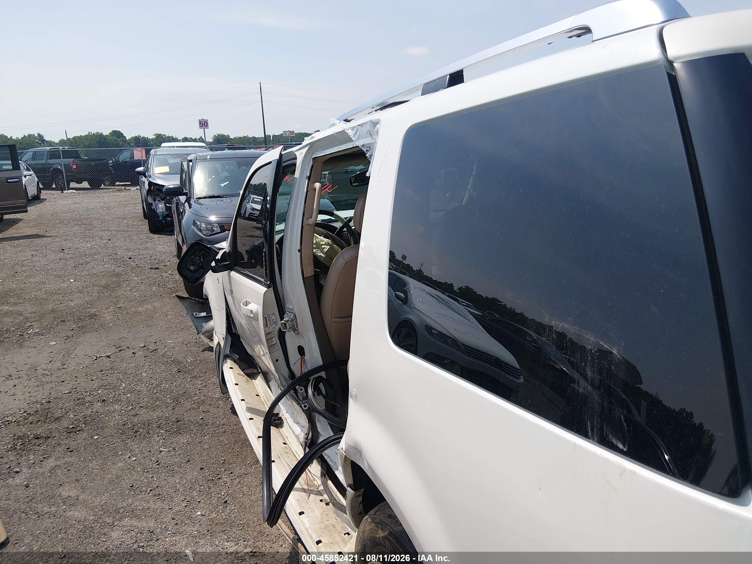 2004 Mercury Mountaineer   Кремовый vin: 4M2DU86K34ZJ31237