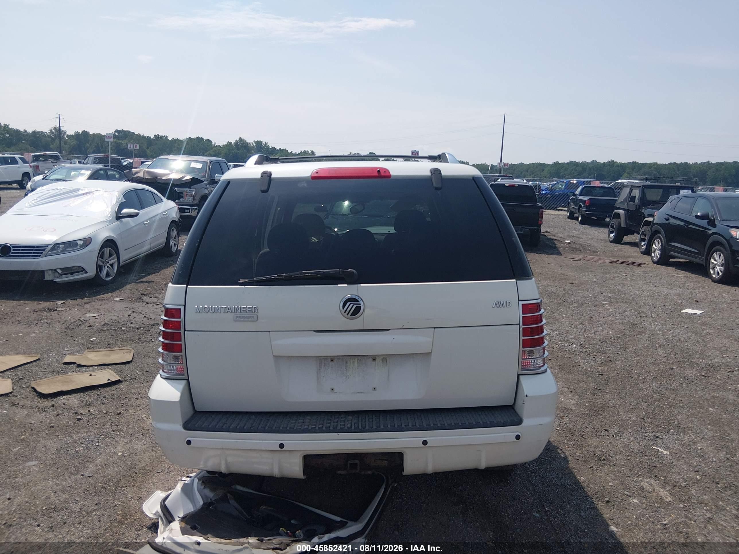 2004 Mercury Mountaineer   Кремовый vin: 4M2DU86K34ZJ31237