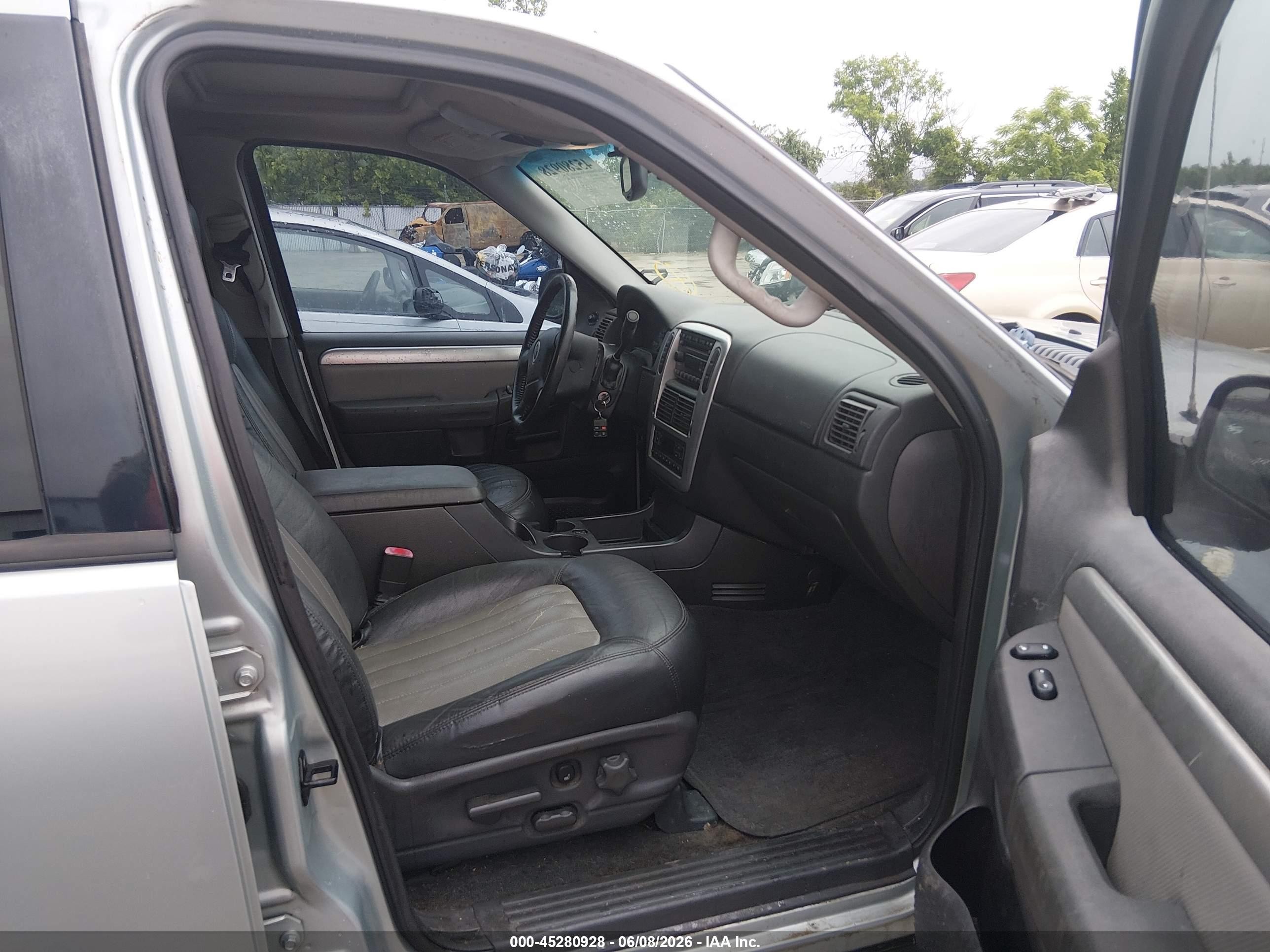 2005 Mercury Mountaineer   Gray vin: 4M2DU86K55ZJ04686