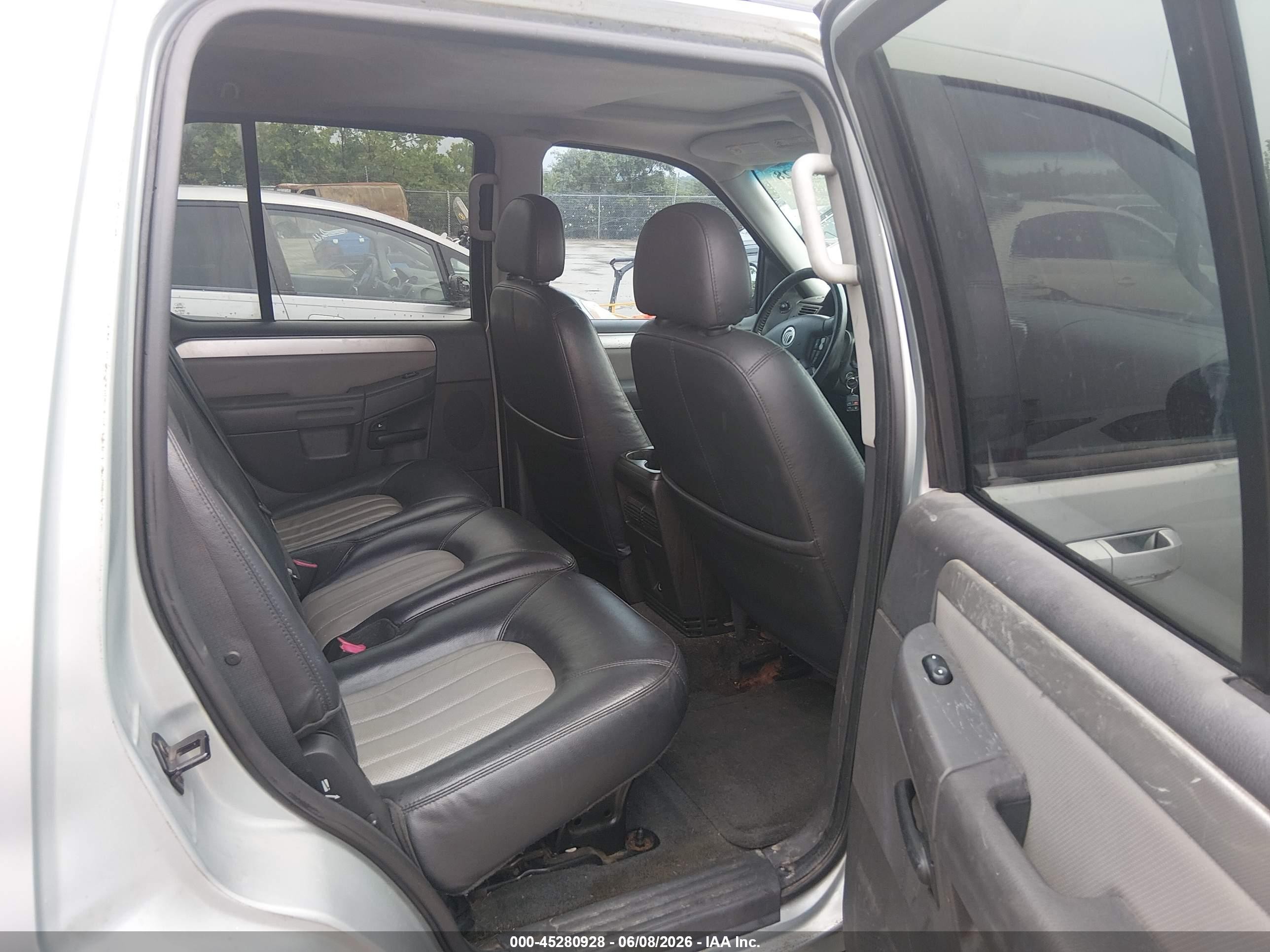 2005 Mercury Mountaineer   Gray vin: 4M2DU86K55ZJ04686