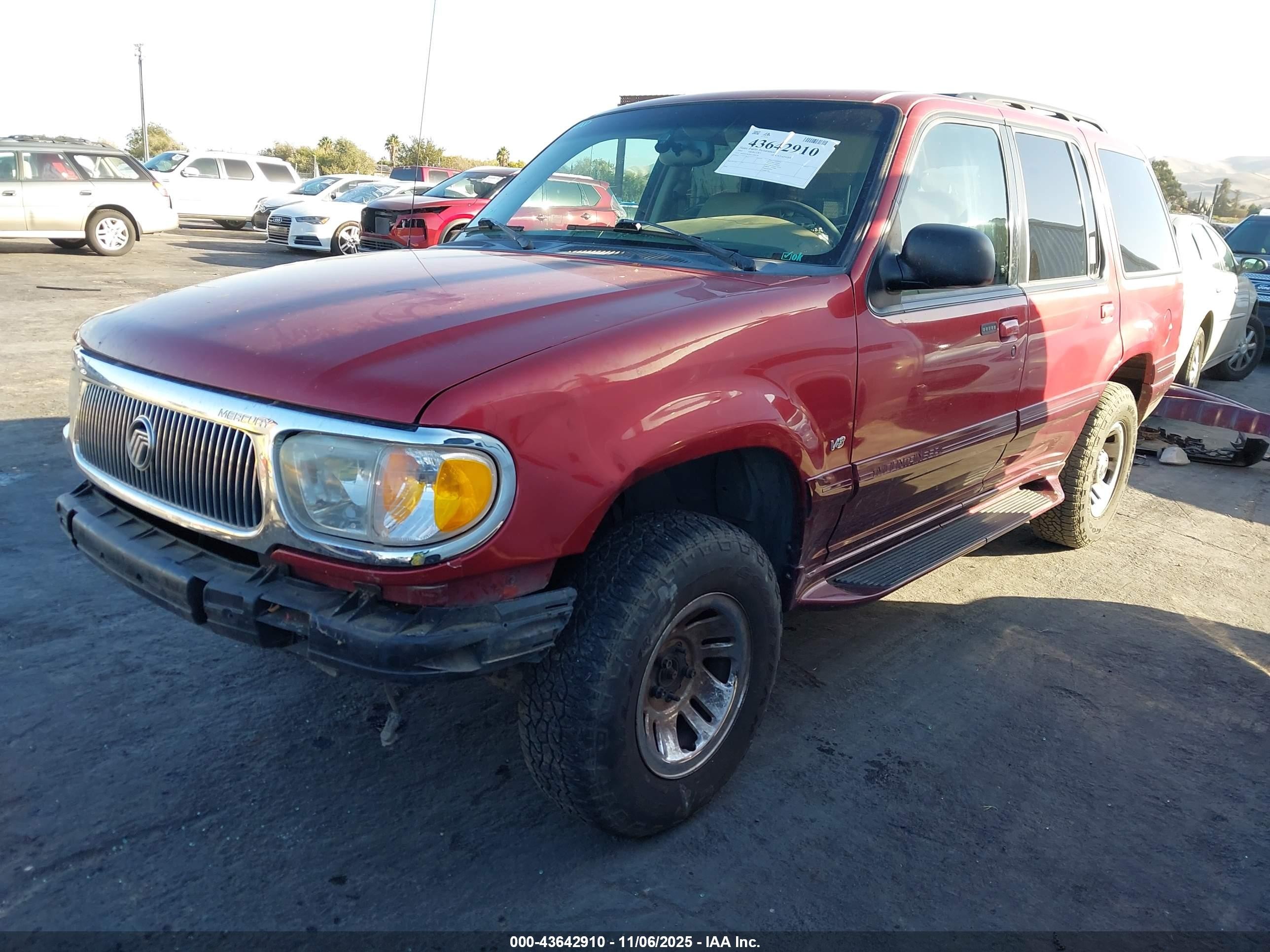 2001 Mercury Mountaineer   Red vin: 4M2DU86P01UJ00578