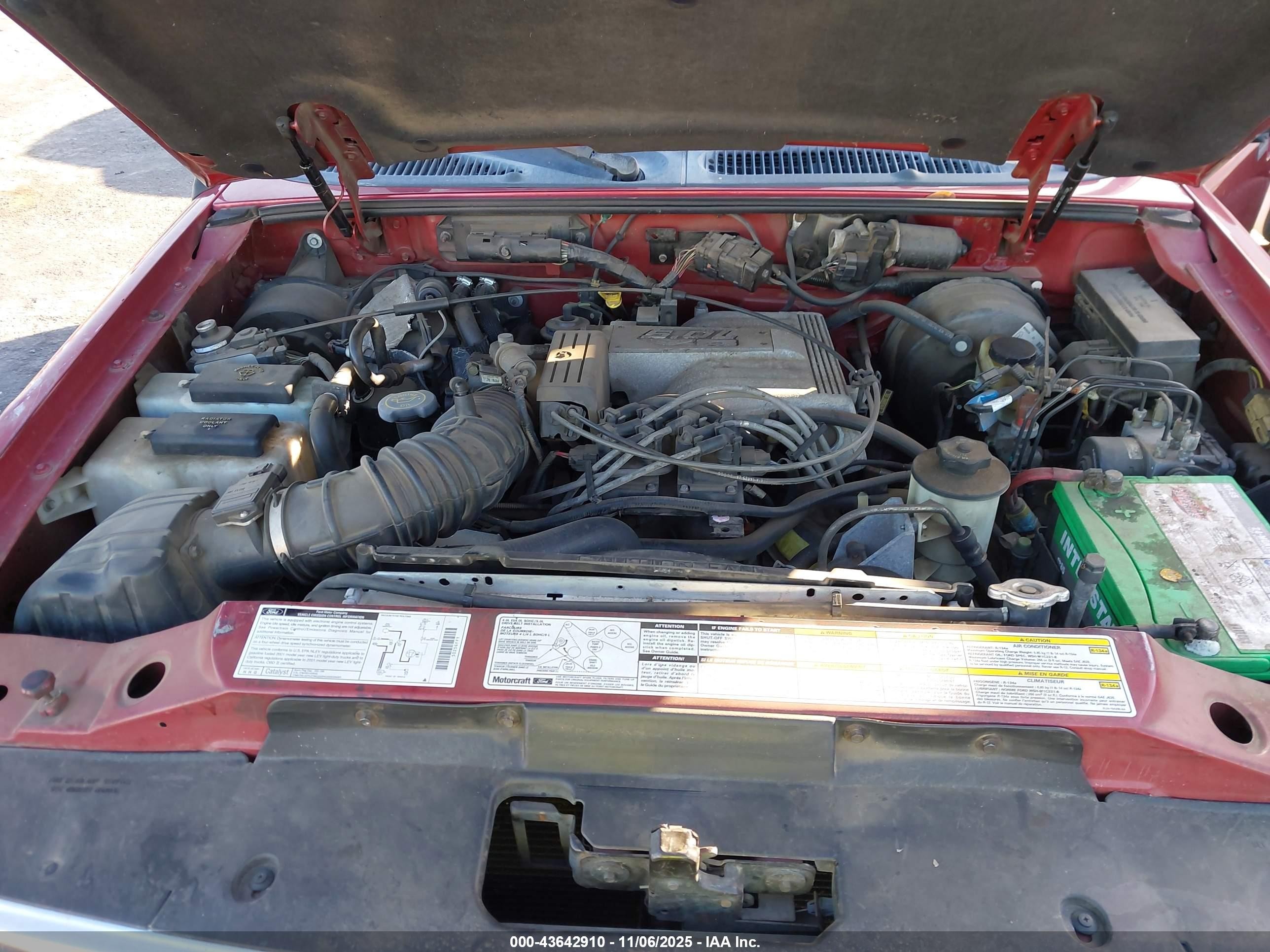 2001 Mercury Mountaineer   Red vin: 4M2DU86P01UJ00578