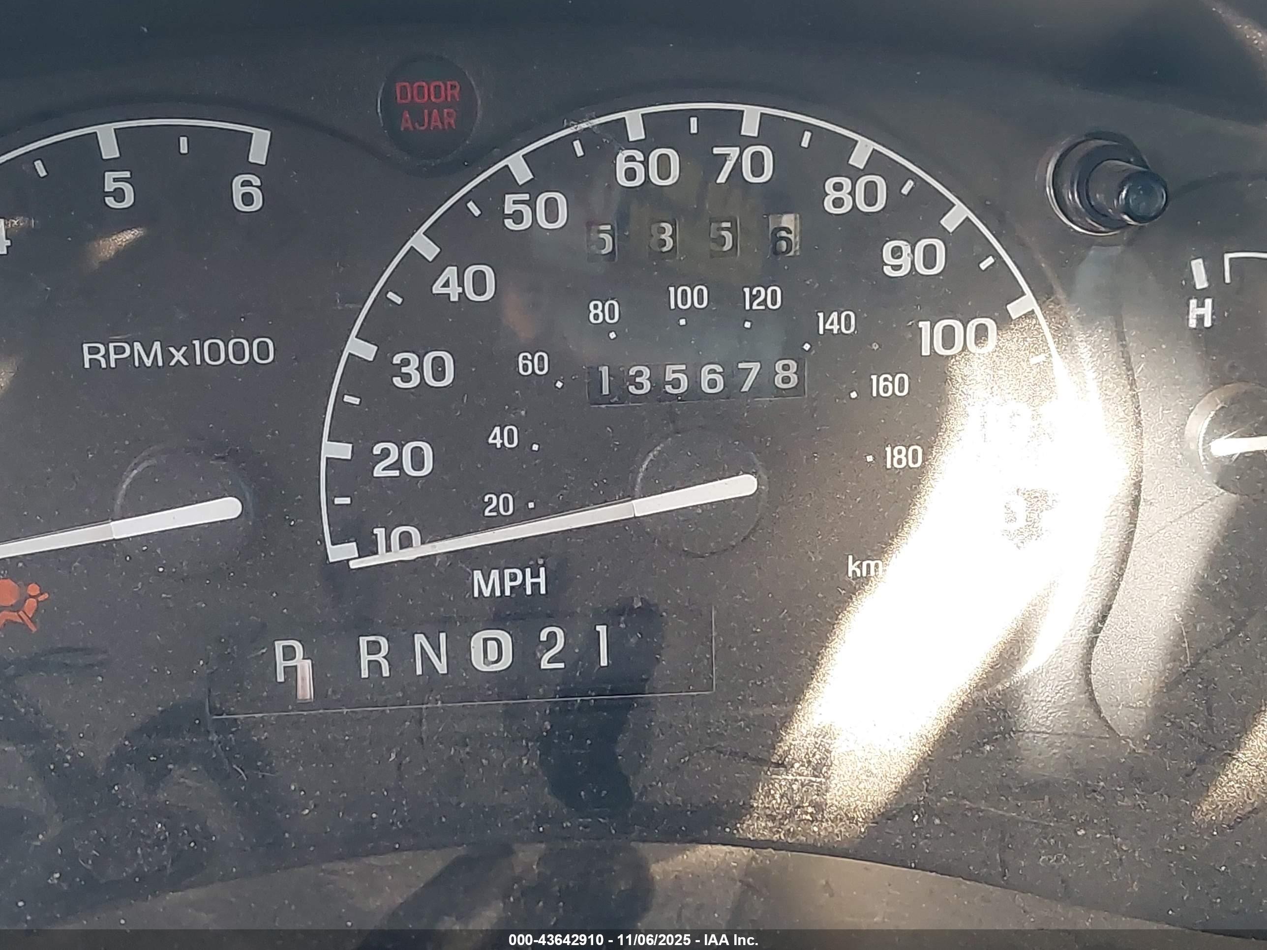 2001 Mercury Mountaineer   Red vin: 4M2DU86P01UJ00578