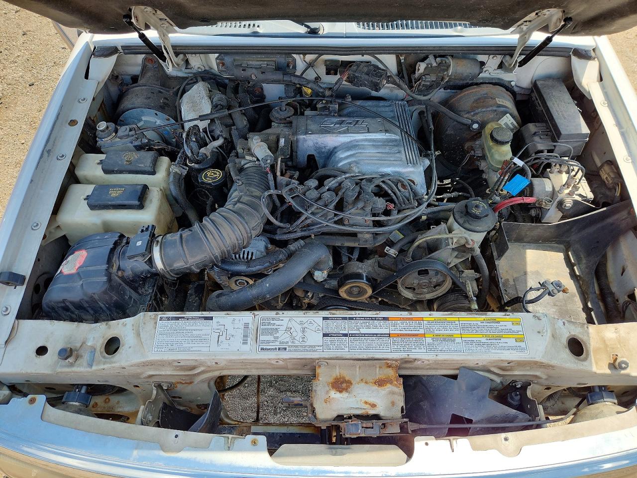 2000 Mercury Mountaineer White vin: 4M2DU86P5YUJ32355