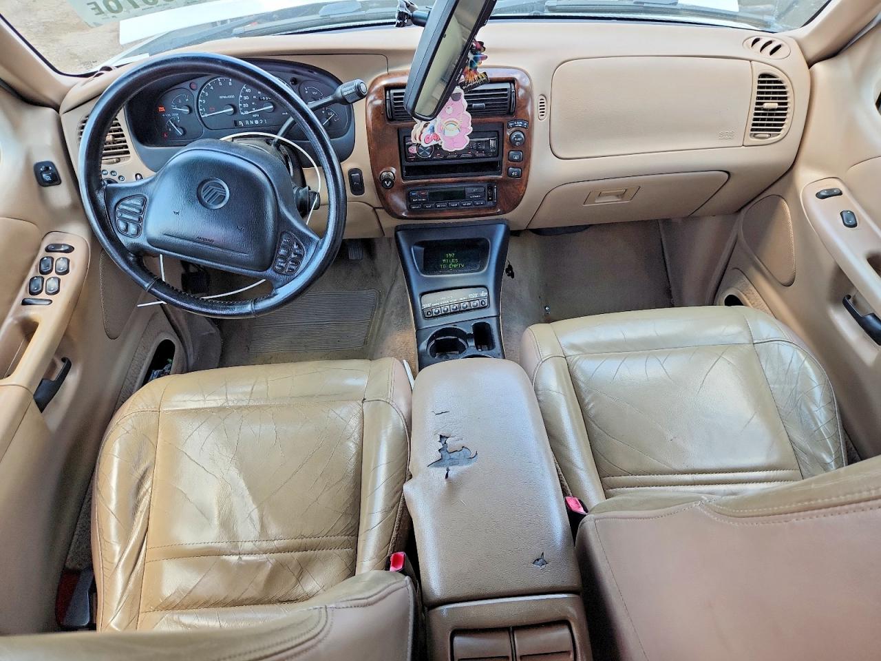 2000 Mercury Mountaineer White vin: 4M2DU86P5YUJ32355