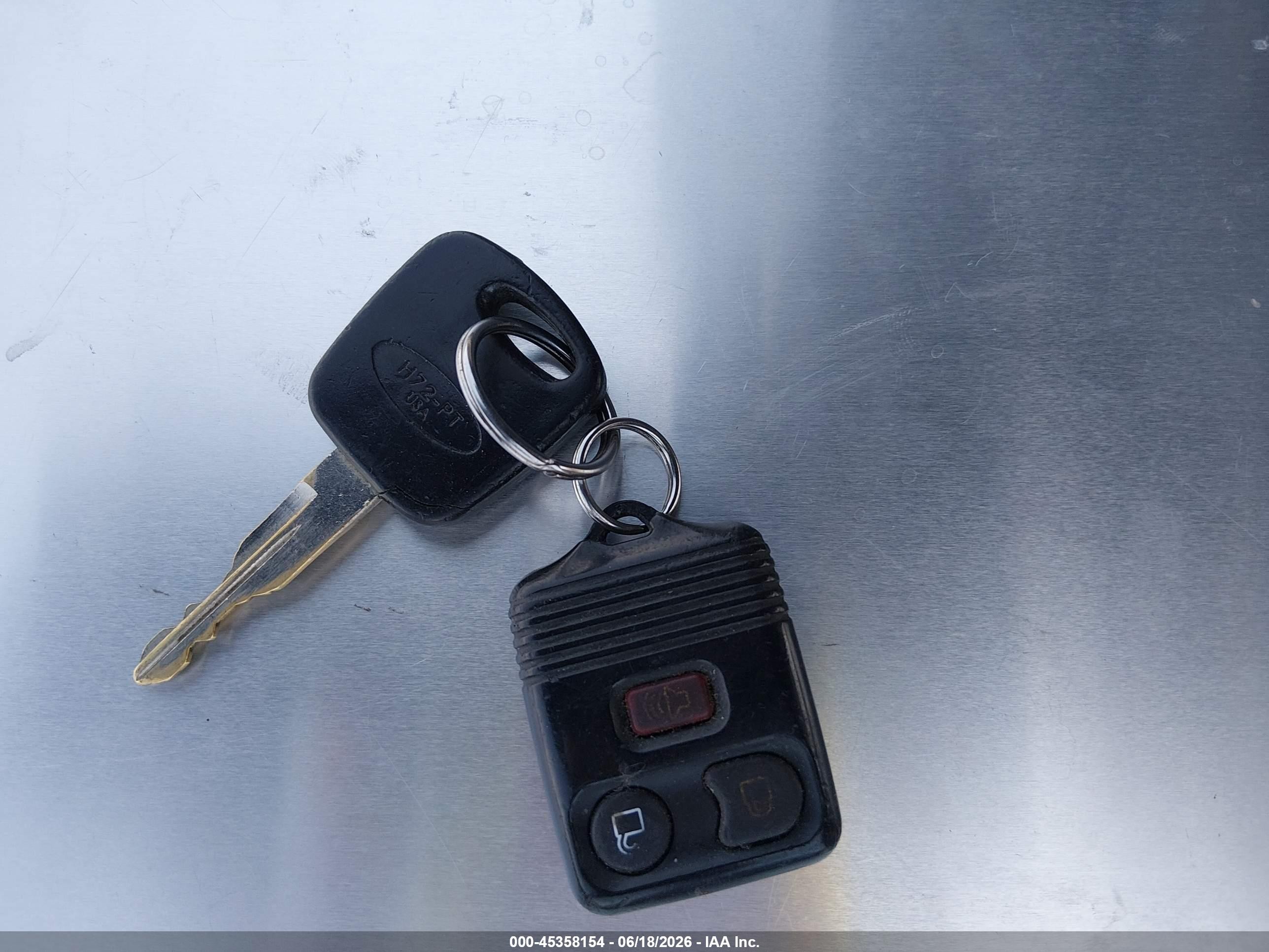 2000 Mercury Mountaineer   Red vin: 4M2DU86P8YUJ09989