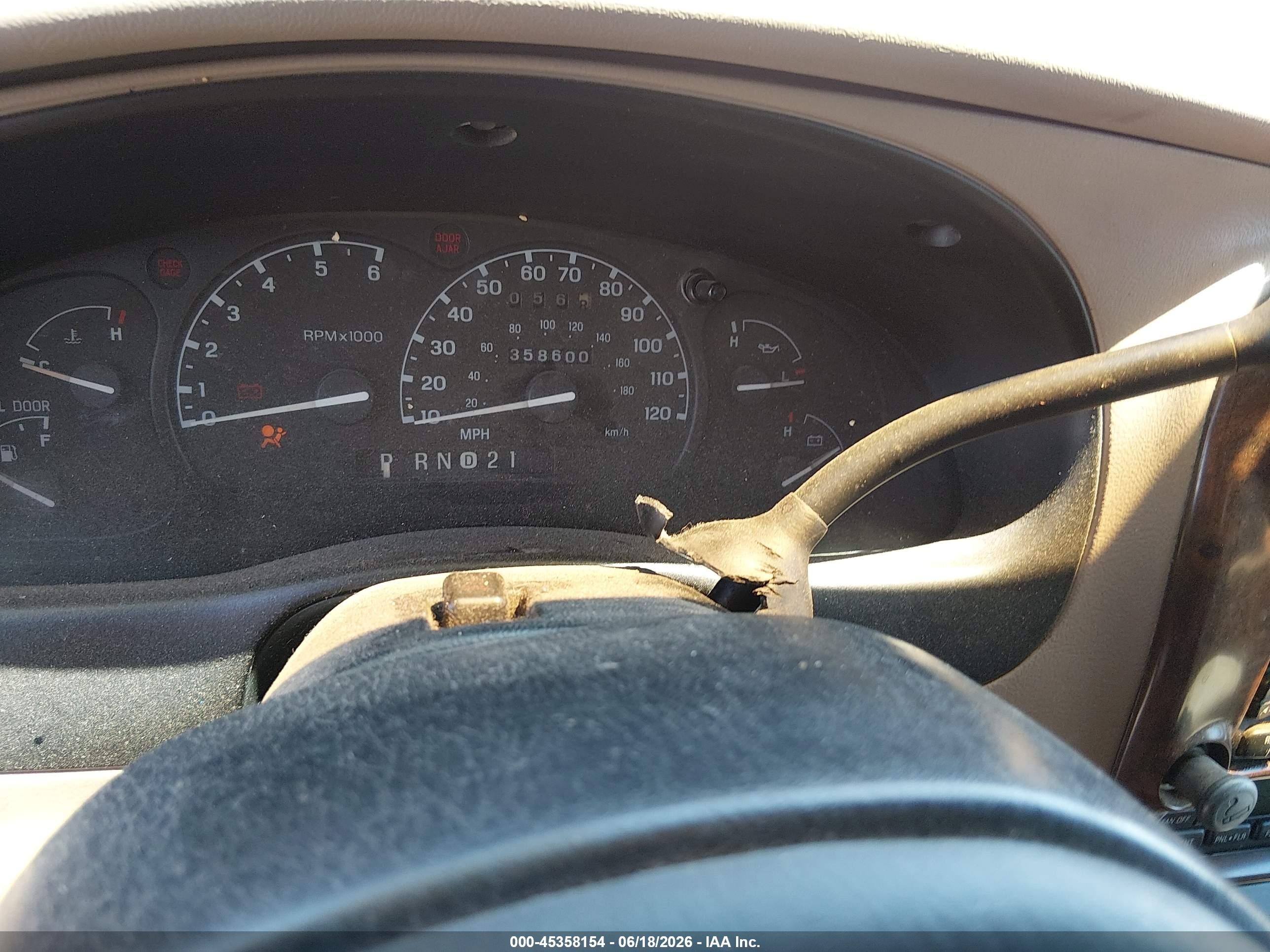 2000 Mercury Mountaineer   Red vin: 4M2DU86P8YUJ09989