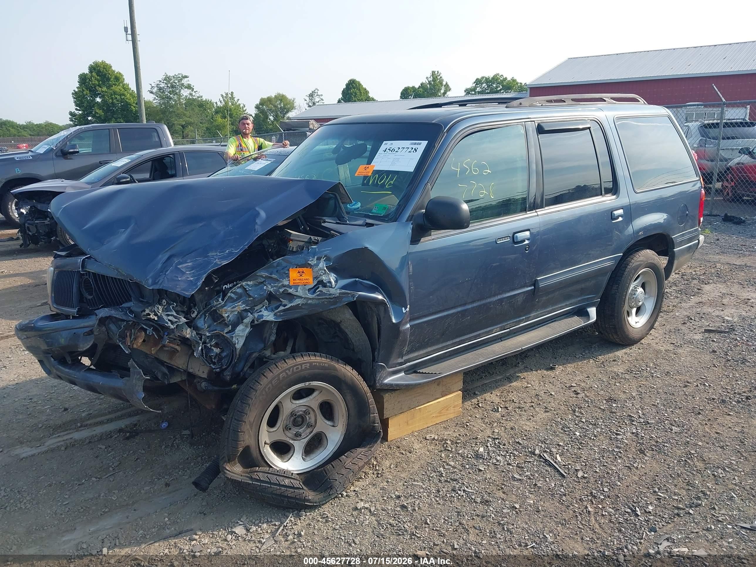 2000 Mercury Mountaineer   Blue vin: 4M2DU86P9YUJ36523