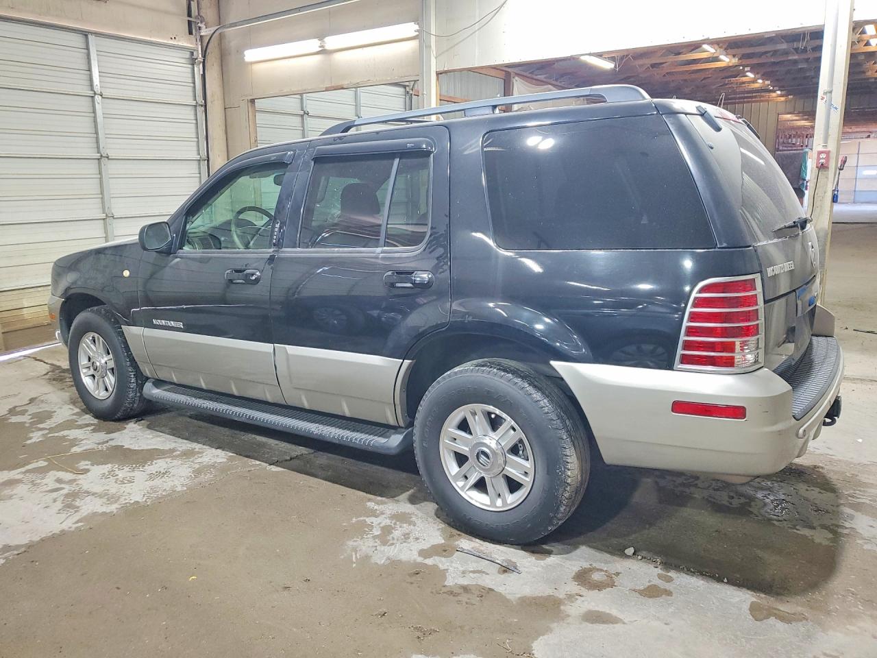 2002 Mercury Mountaineer Black vin: 4M2DU86W02UJ25490