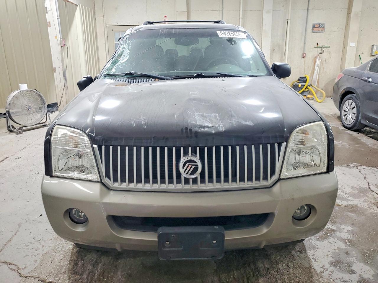 2002 Mercury Mountaineer Black vin: 4M2DU86W02UJ25490