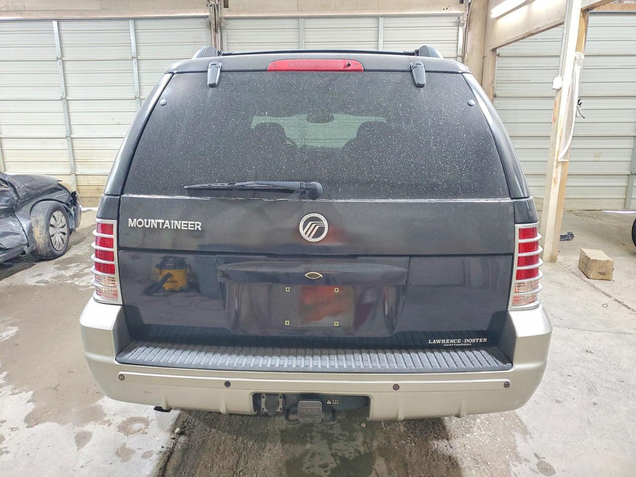 2002 Mercury Mountaineer Black vin: 4M2DU86W02UJ25490