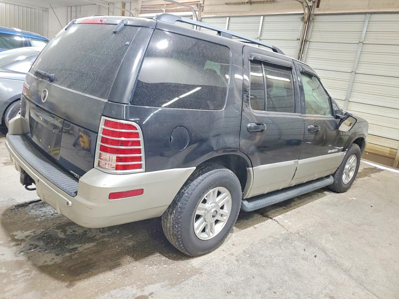 2002 Mercury Mountaineer Black vin: 4M2DU86W02UJ25490