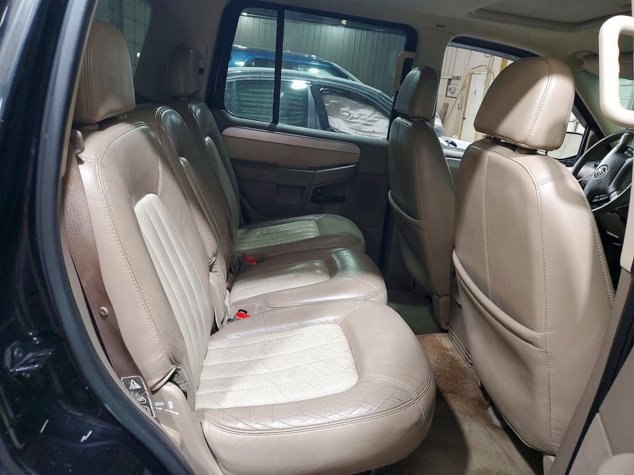 2002 Mercury Mountaineer Black vin: 4M2DU86W02UJ25490