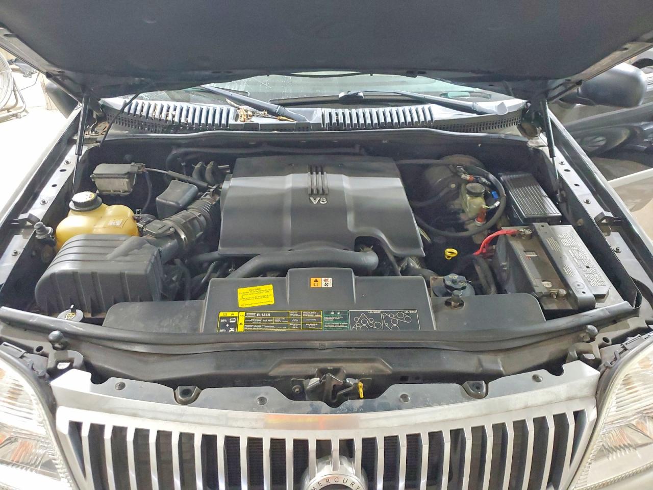 2002 Mercury Mountaineer Black vin: 4M2DU86W02UJ25490