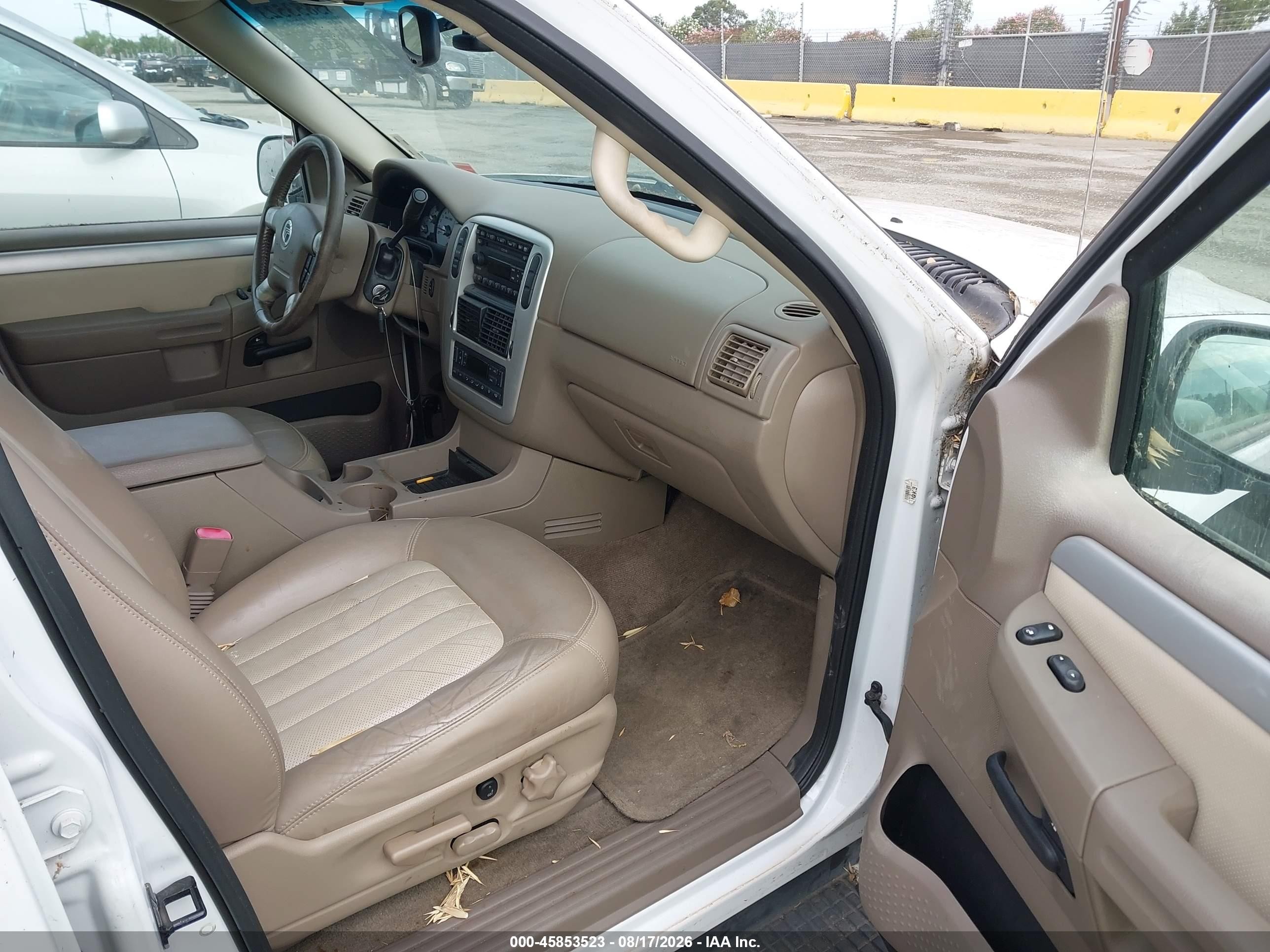 2002 Mercury Mountaineer   White vin: 4M2DU86W02UJ28759
