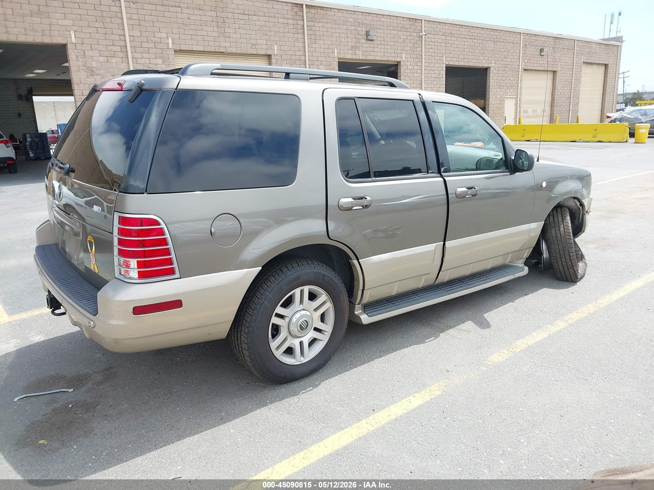 2004 Mercury Mountaineer   Gold vin: 4M2DU86W24ZJ50493