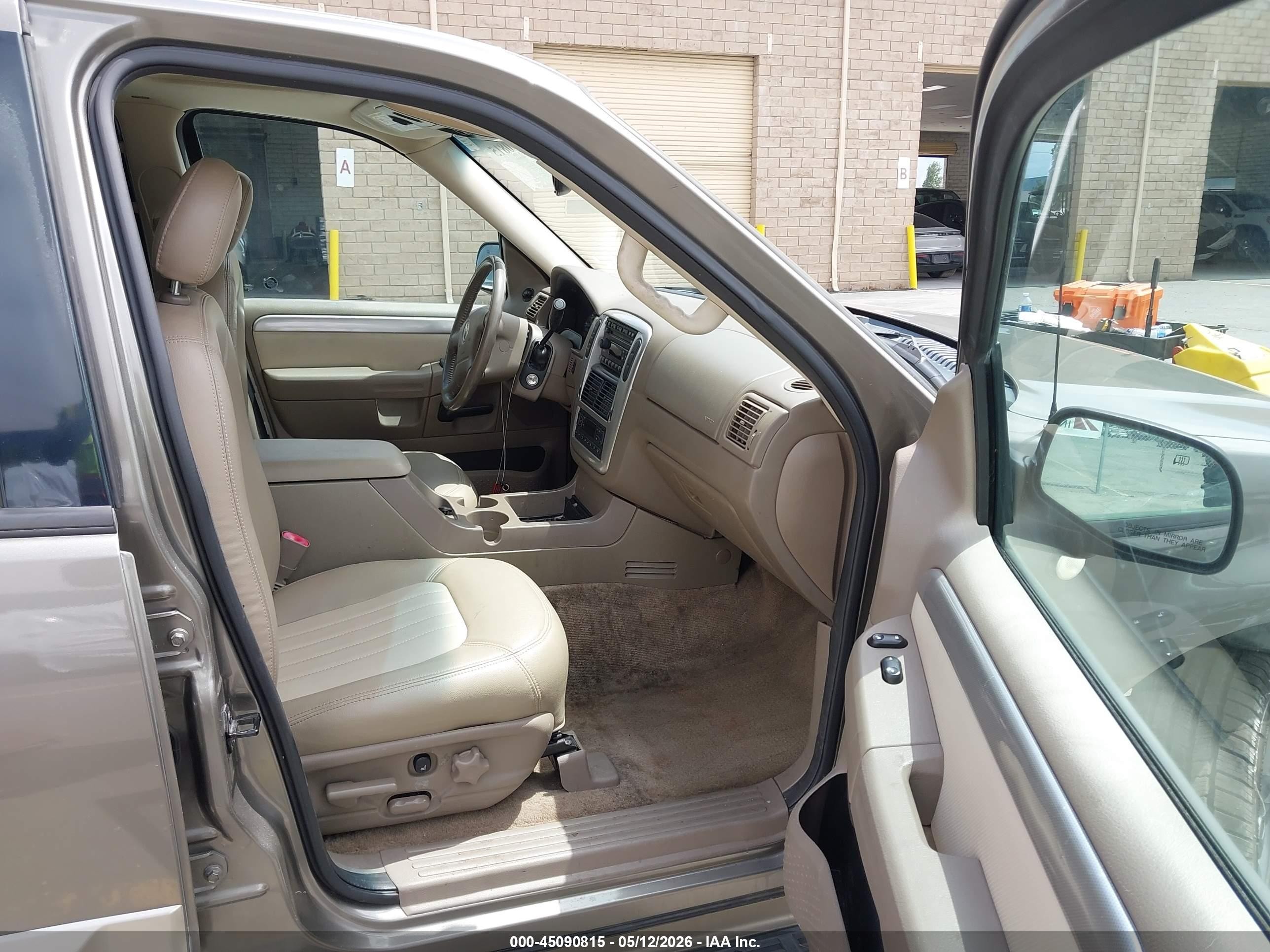 2004 Mercury Mountaineer   Gold vin: 4M2DU86W24ZJ50493