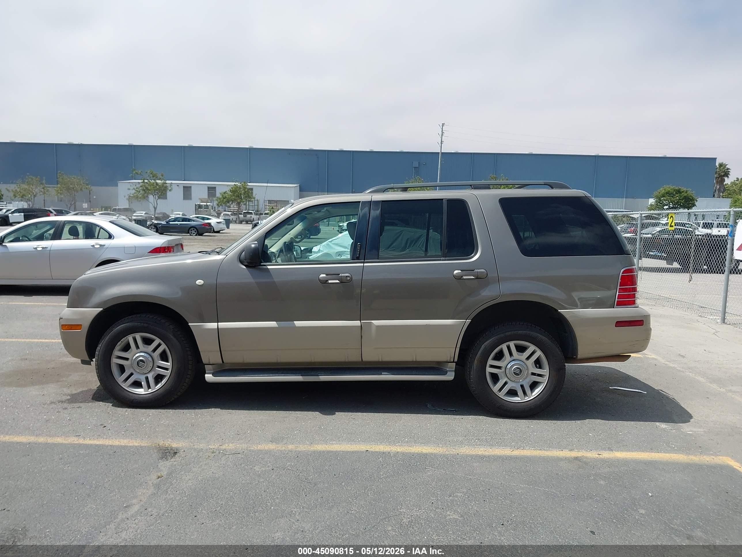 2004 Mercury Mountaineer   Gold vin: 4M2DU86W24ZJ50493