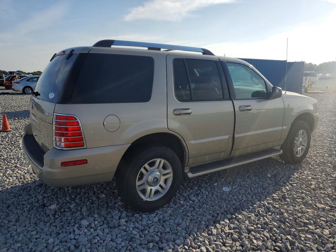 2005 Mercury Mountaineer Gold vin: 4M2DU86W35UJ13953