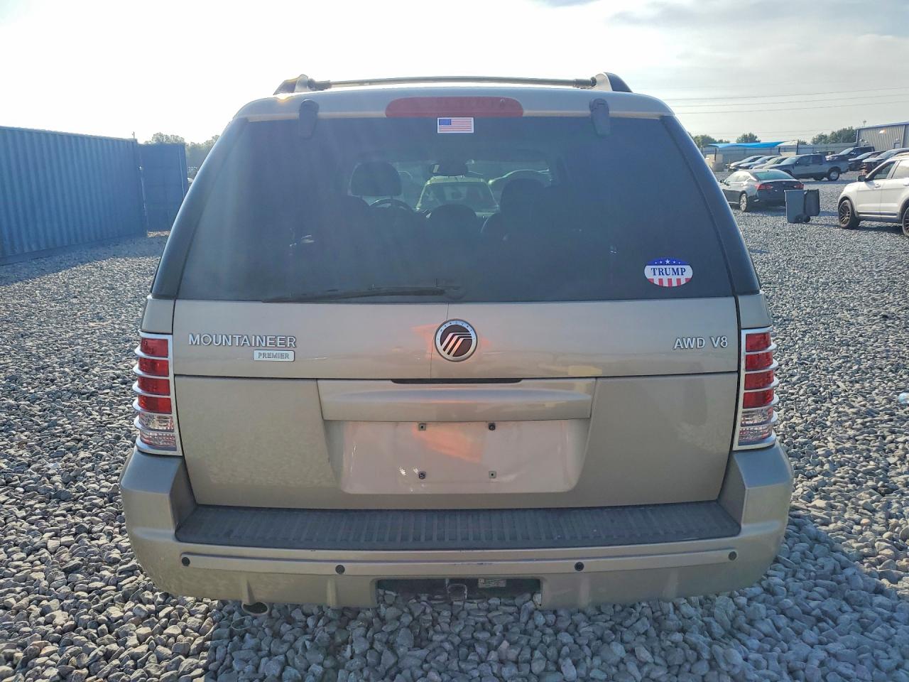 2005 Mercury Mountaineer Gold vin: 4M2DU86W35UJ13953