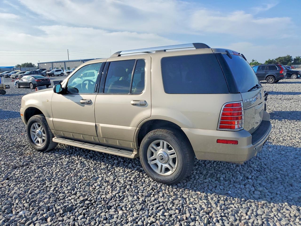 2005 Mercury Mountaineer Gold vin: 4M2DU86W35UJ13953
