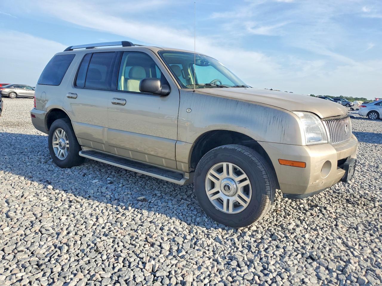 2005 Mercury Mountaineer Gold vin: 4M2DU86W35UJ13953