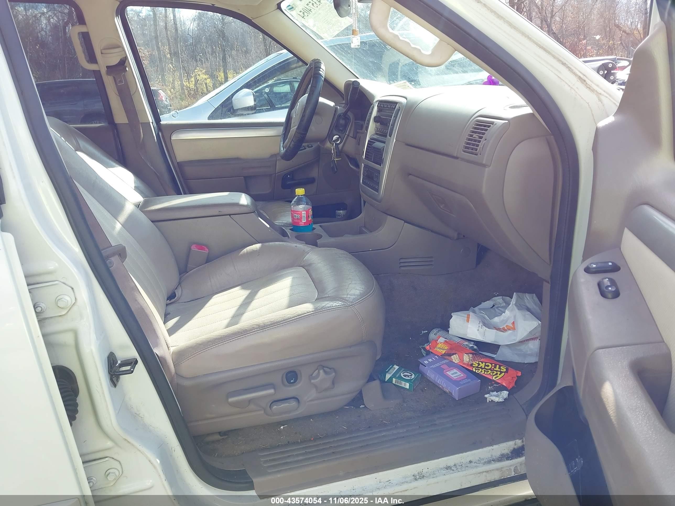 2004 Mercury Mountaineer   Кремовый vin: 4M2DU86W44ZJ12716