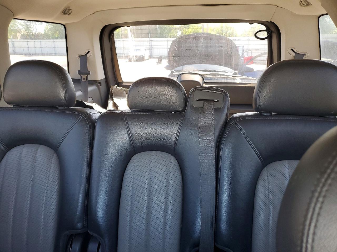 2004 Mercury Mountaineer Silver vin: 4M2DU86W54ZJ29427
