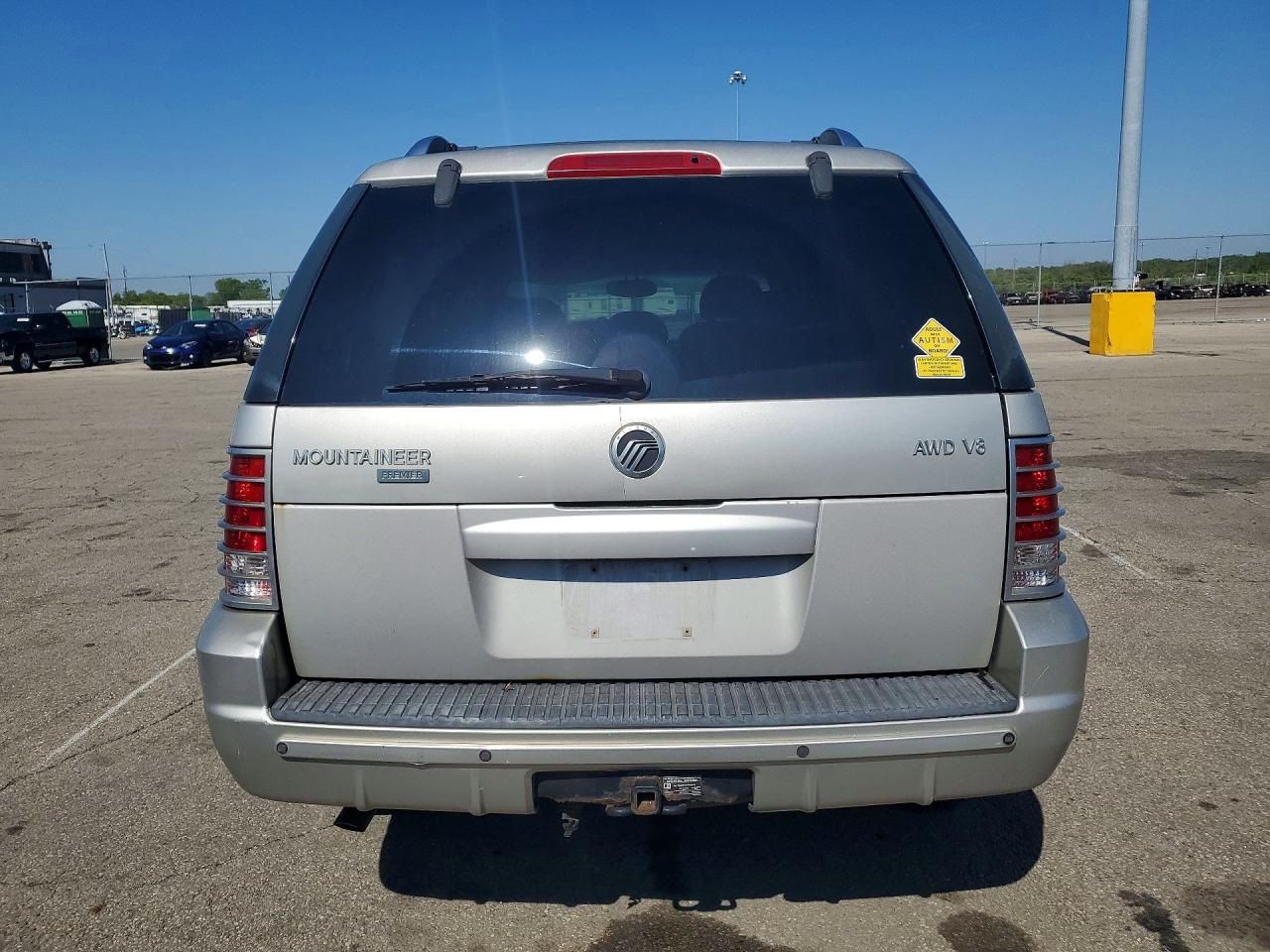 2004 Mercury Mountaineer Silver vin: 4M2DU86W54ZJ29427