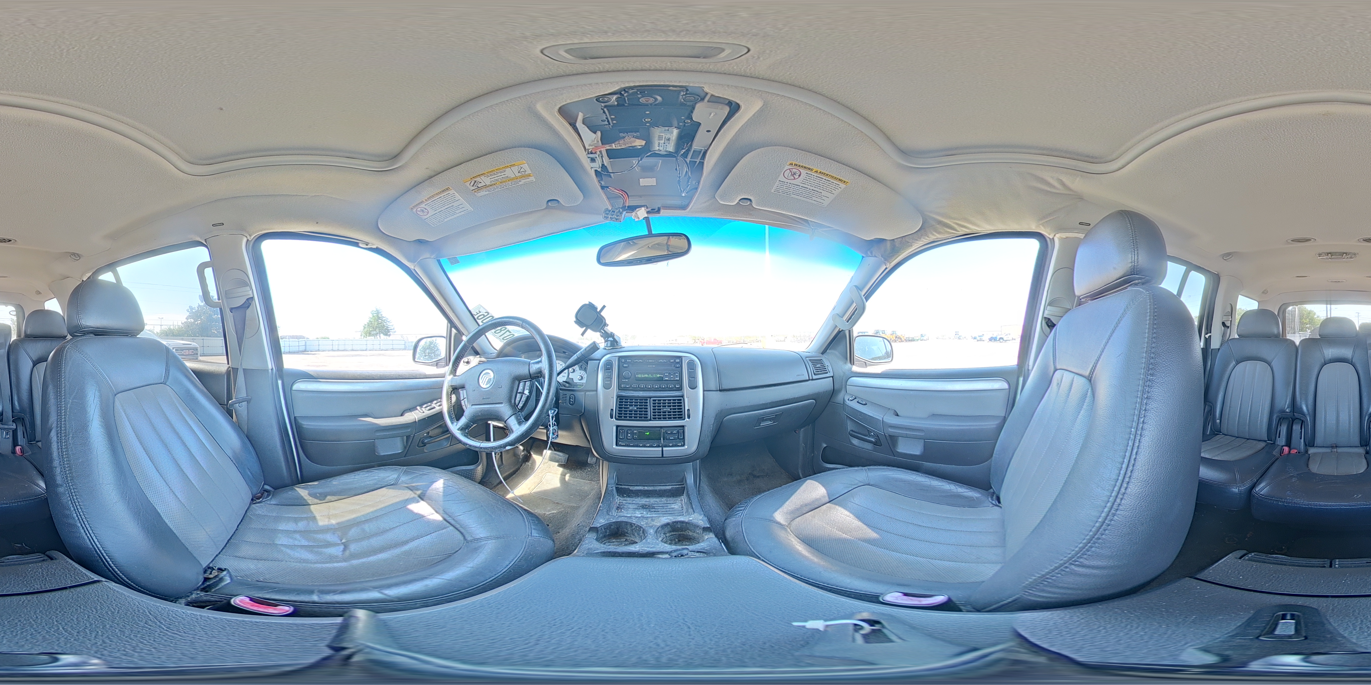 2004 Mercury Mountaineer Silver vin: 4M2DU86W54ZJ29427