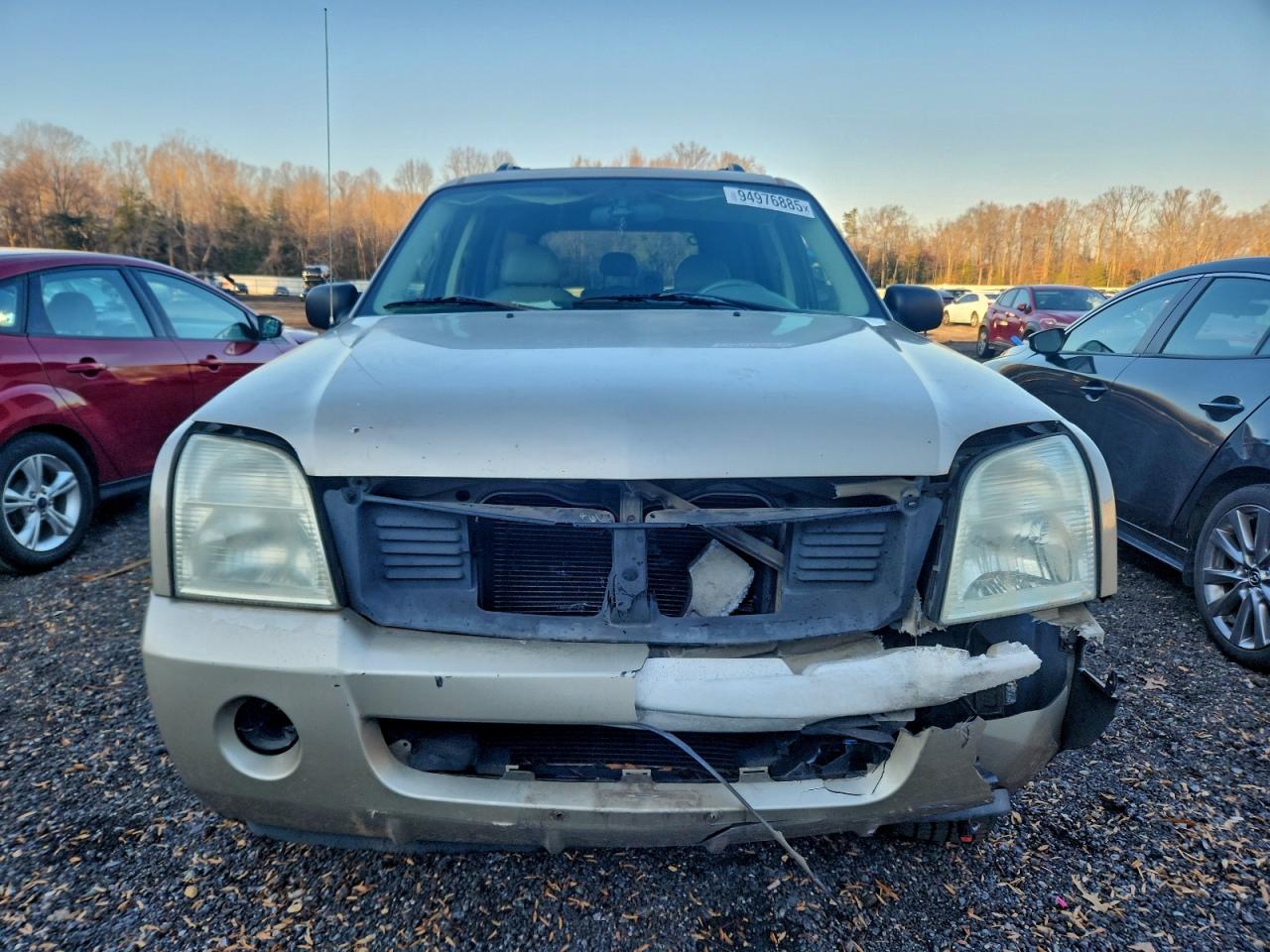 2005 Mercury Mountaineer Beige vin: 4M2DU86W65UJ02056