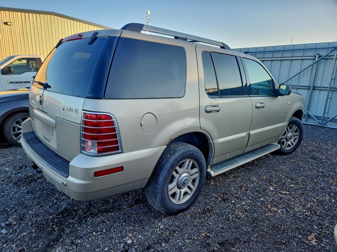 2005 Mercury Mountaineer Beige vin: 4M2DU86W65UJ02056