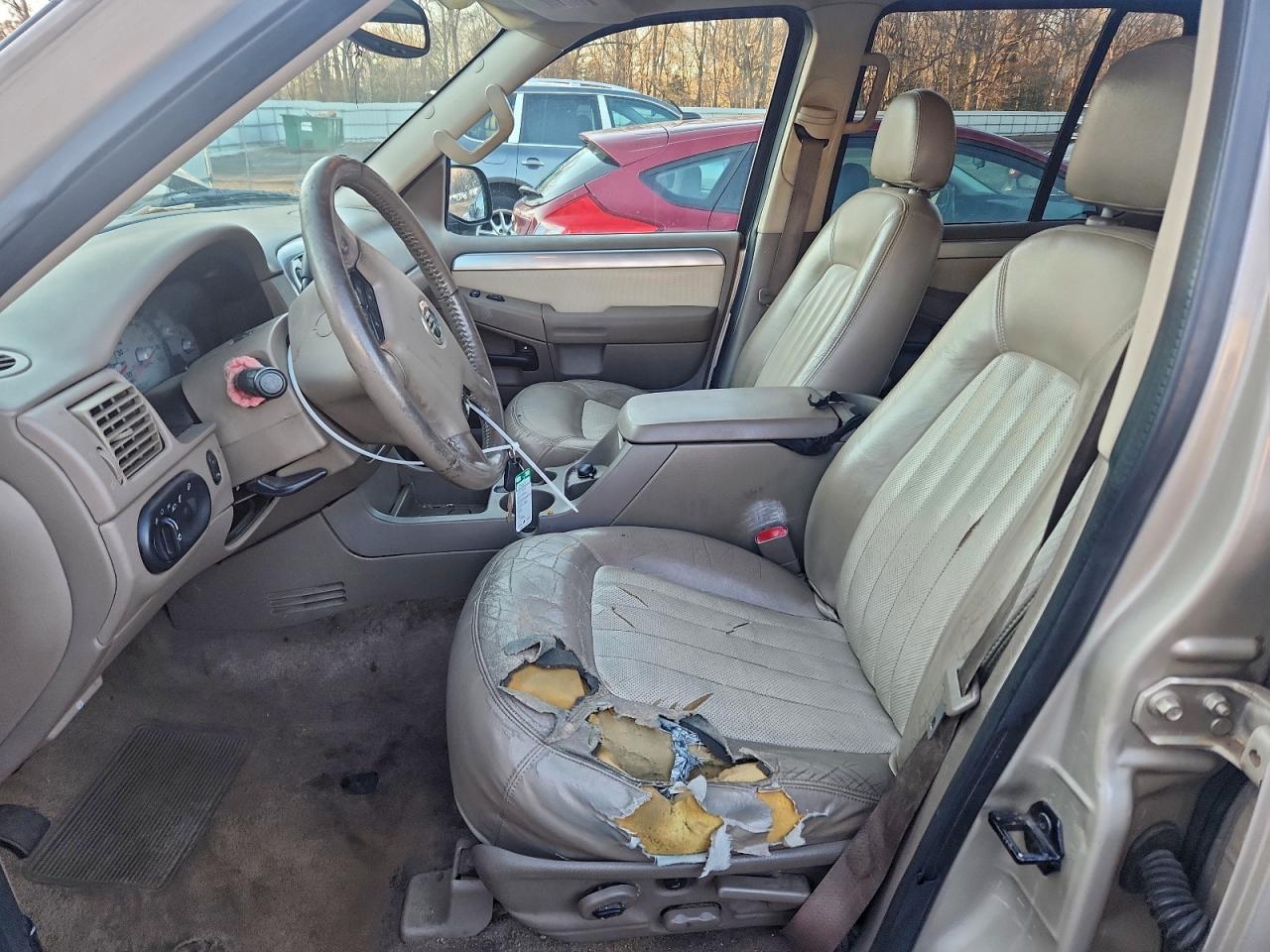 2005 Mercury Mountaineer Beige vin: 4M2DU86W65UJ02056