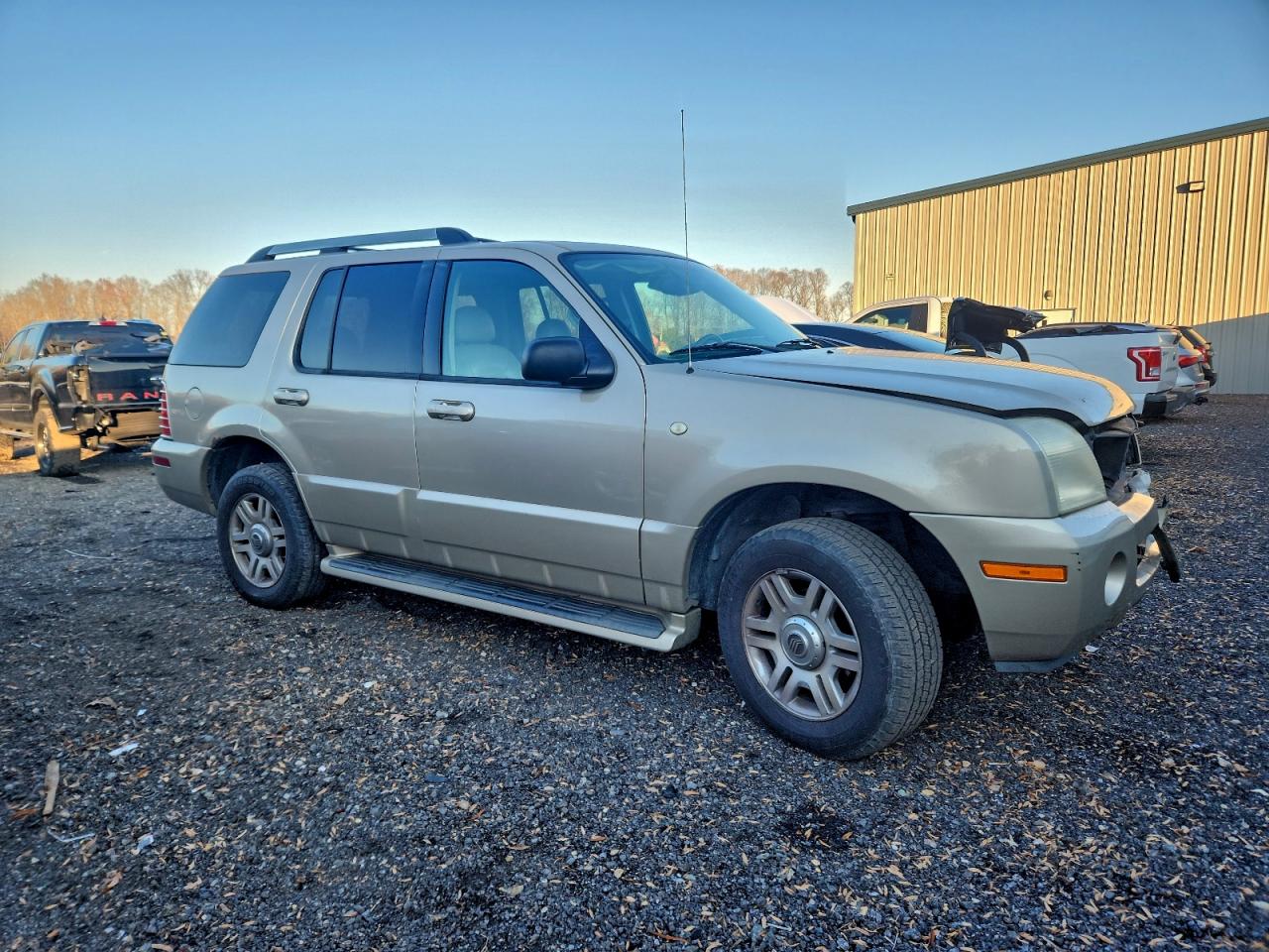 2005 Mercury Mountaineer Beige vin: 4M2DU86W65UJ02056