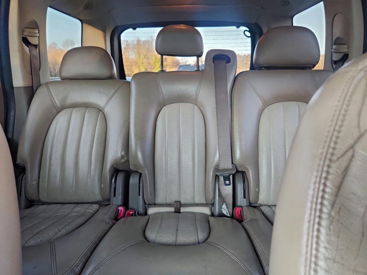 2005 Mercury Mountaineer Beige vin: 4M2DU86W65UJ02056