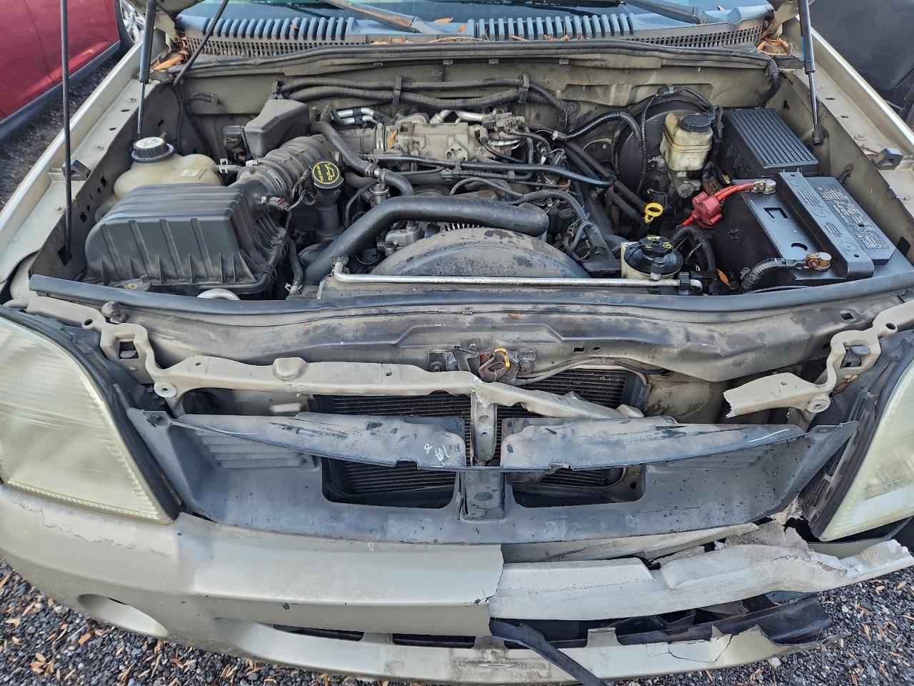 2005 Mercury Mountaineer Beige vin: 4M2DU86W65UJ02056