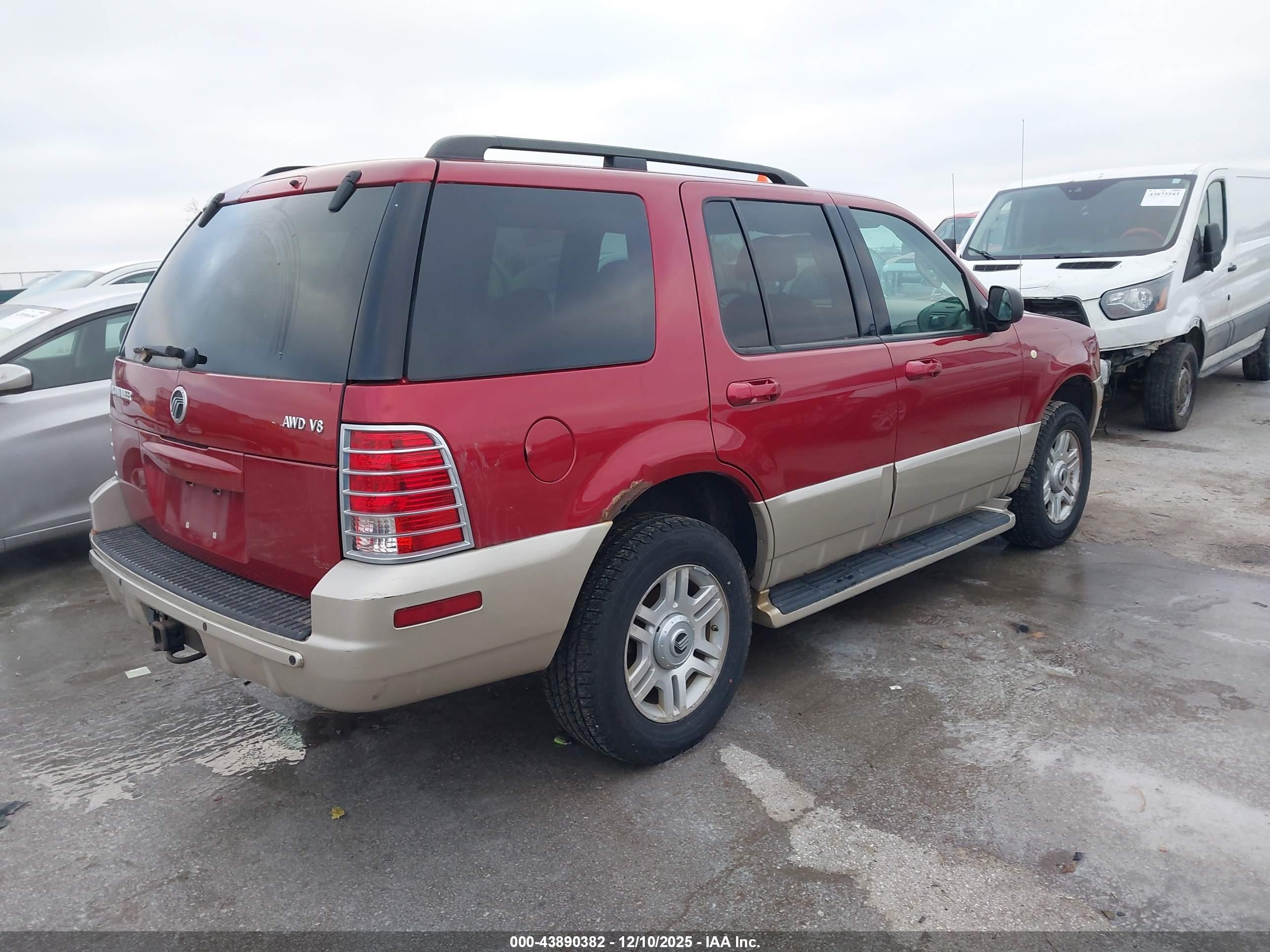 2004 Mercury Mountaineer   Red vin: 4M2DU86WX4ZJ24692
