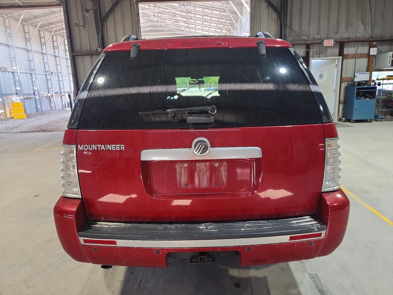2010 Mercury Mountaineer Luxury Red vin: 4M2EN3HE4AUJ05251