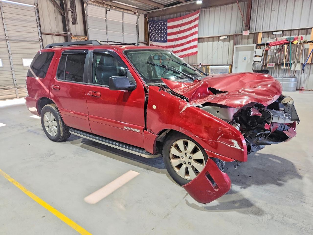 2010 Mercury Mountaineer Luxury Red vin: 4M2EN3HE4AUJ05251
