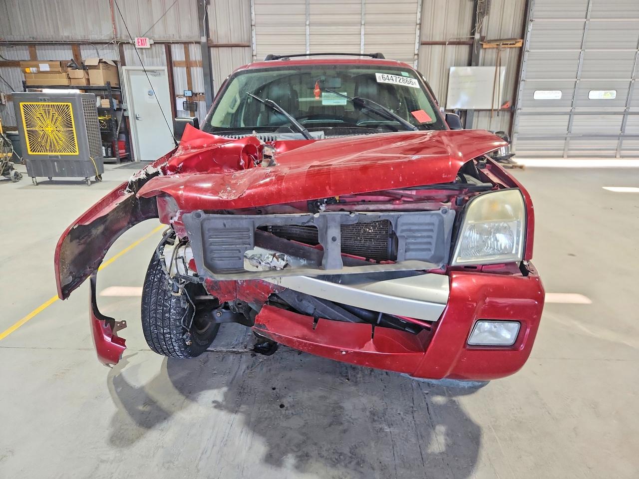 2010 Mercury Mountaineer Luxury Red vin: 4M2EN3HE4AUJ05251
