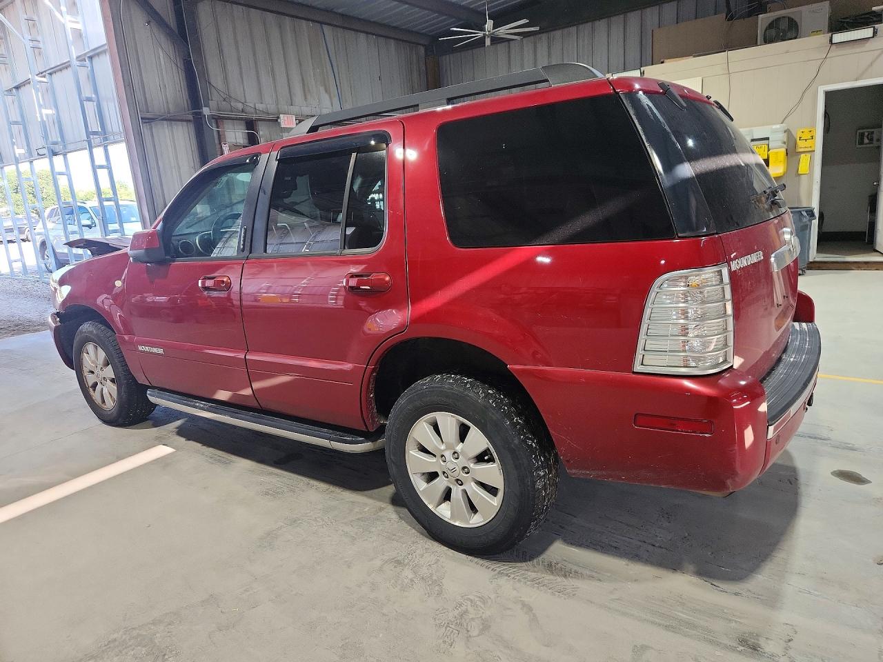 2010 Mercury Mountaineer Luxury Red vin: 4M2EN3HE4AUJ05251